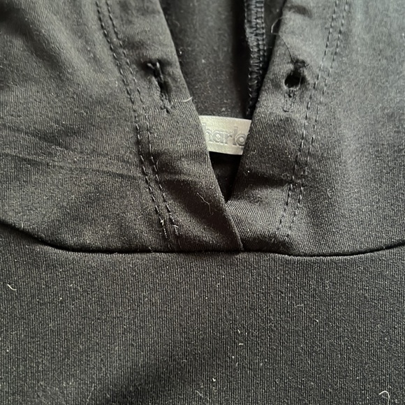 Hooded cropped t shirt with removable string - Picture 4 of 5